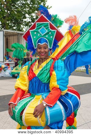 gekleidete Frau