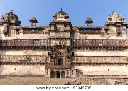 Front Of Jehanghir Mahal Palace With Elaborate Gate In India's Orchha.