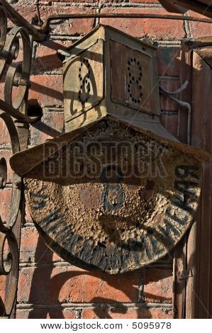 Plaque