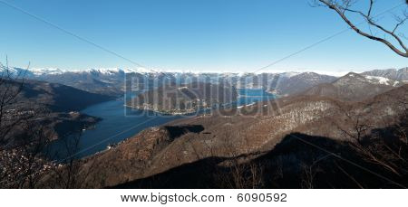 Panoramatický výhled na Luganské jezero