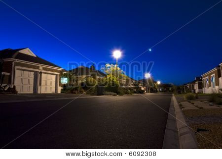 都市の夜のシーン