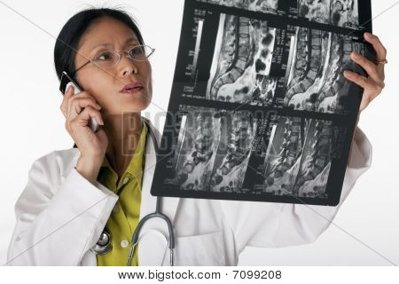 Læge læsning MR-scanning