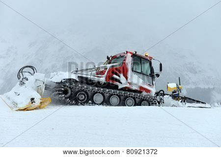 Snowcat, Machine For Snow Removal