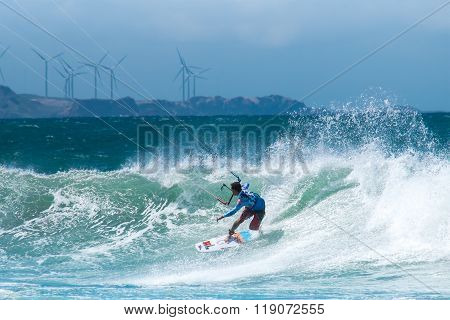 Amazing Kite Surfing At Philippines