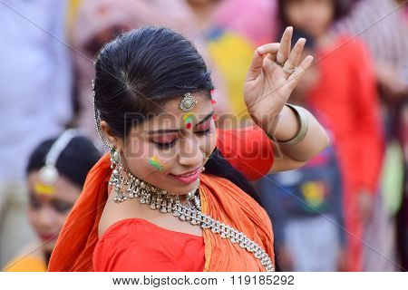 Young Girl Dancers Perforimg At Holi (spring) Festival In Kolkata.