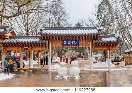 Gate pier to Nami Island.