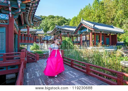 Woman with Hanbok in Gyeongbokgung, the traditional Korean dress.