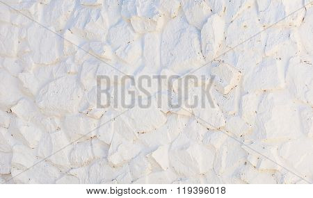 White Stone Wall: A beautifully decorated home