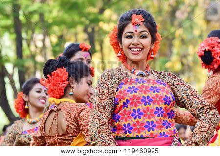 Young Girl Dancers Perforimg At Holi (spring) Festival In Kolkata.