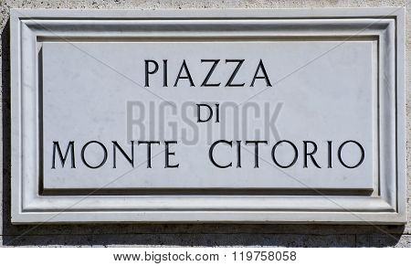 Street plate of the square whwre is italian government