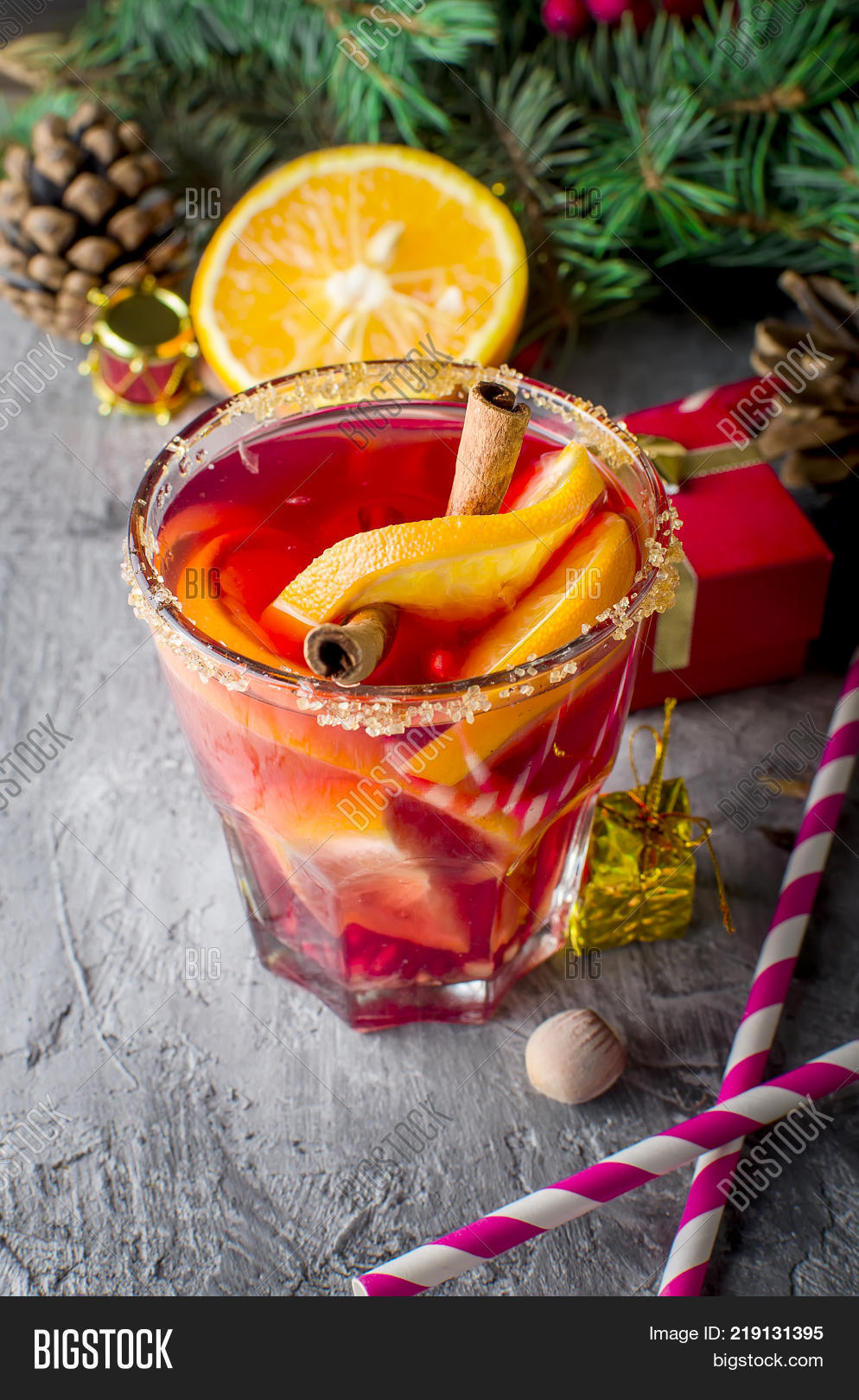 hot mulled wine drink orange,图片和照片 | bigstock