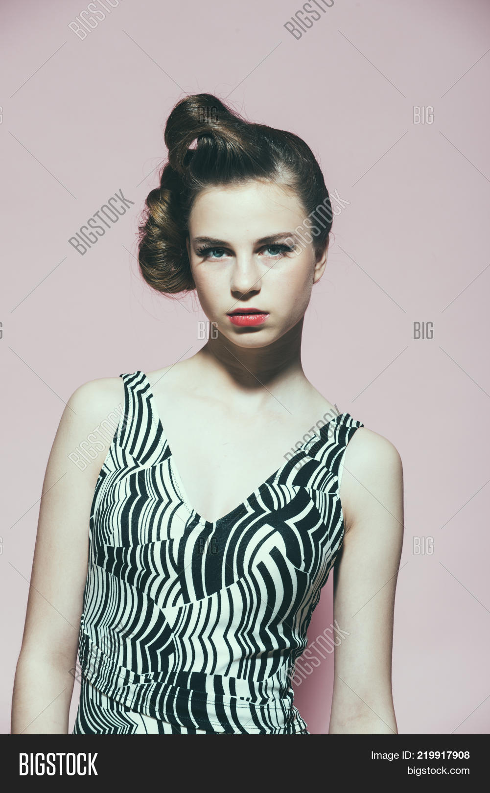 Los Angeles Vintage Pinup Makeup Artist Angela Tam Victory