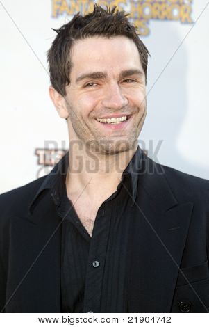BURBANK, CA - 23. června: Sam Witwera dorazí na třicáté sedmé výroční Saturn awards 23 června, 2011 at The C