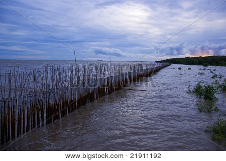 Solnedgangen på Bang Pu Seaside