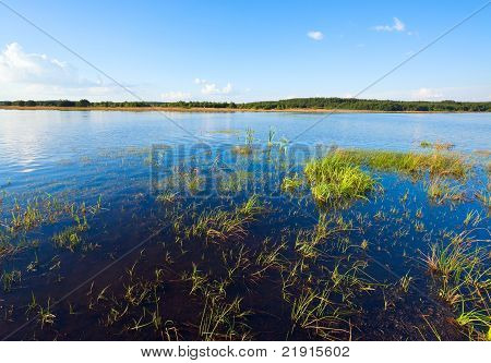Kesän Aki järvi