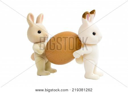 Rabbit dolls are preparing to celebrate Easter.