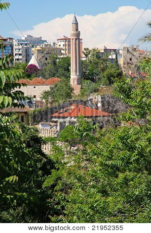 Turecko. Město Antalya. Yivli Minaret