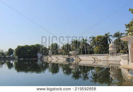Dudh Talai Lake Cityscape In Udaipur India
