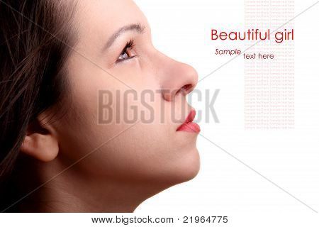 Belle fille en levant