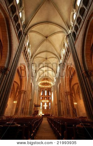 All'interno della Cattedrale protestante San-Pietro a Ginevra, in Svizzera.