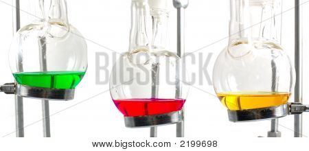 Üç Kimya deney