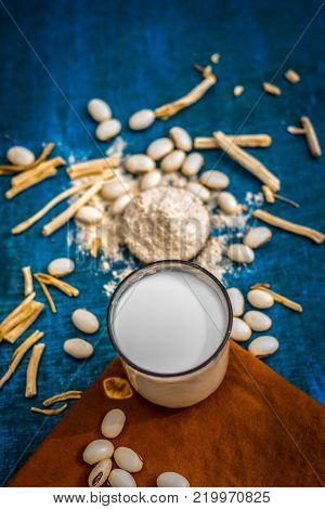 Close Up Of Two Ayurvedic Herbs I.e. Cowhage,kuanch,mucuna Pruriens And Satavari,asparagus Racemosus