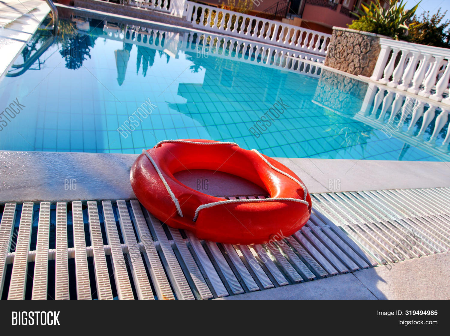lifebuoy for swimming
