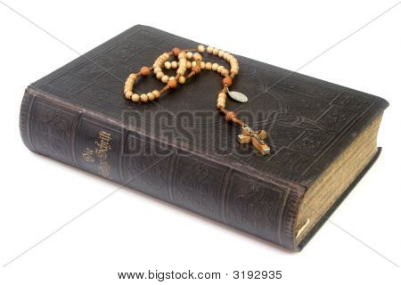 Antica Bibbia con Rosario