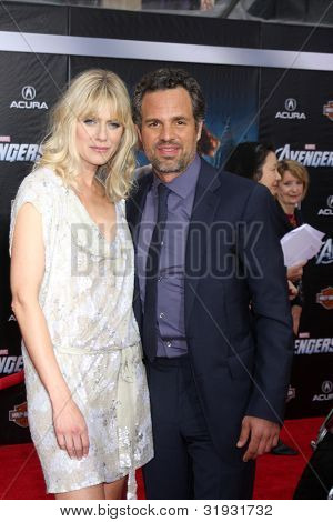 LOS ANGELES - APR 11: Sunrise Coigney, Mark Ruffalo arriva alla Premiere di 