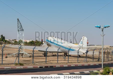 Eilat, Israel- November 7, 2017: Arkia Airlines Plane Douglas Dc-3, Located At The Airport Of Eilat 