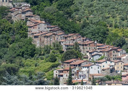 Hills Near Collodi, Lucca, Tuscany, Italy, At Early Summer. Houses