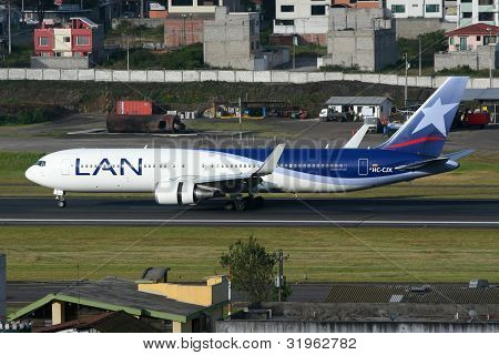 LAN Boeing 767-300
