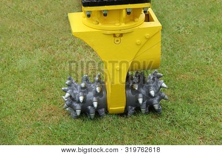 A Hydraulic Rock Cutting Drum For Excavator Work.