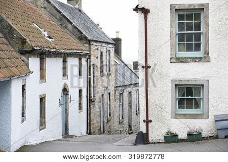Culross Fife Scottish Village Houses On Road Steep Slope
