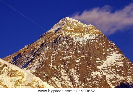 Dünyanın Everest 8848m Kalapattar, 5545m uzaklıkta