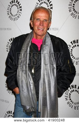 LOS ANGELES - 28 jan: ปีเตอร์ Weller มาถึงที่หมาย 