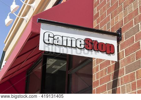 Carmel - Circa May 2021: Gamestop Stripmall Location. Gamestop Is A Video Game And Electronics Retai