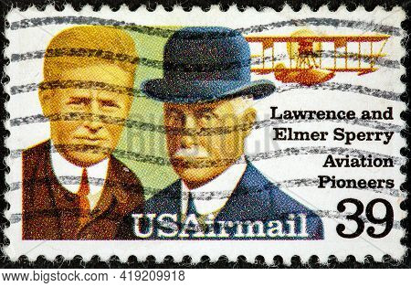 United States Of America - Circa 1986: A Stamp Printed In Usa Shows Lawrence And Elmer Sperri Aviati