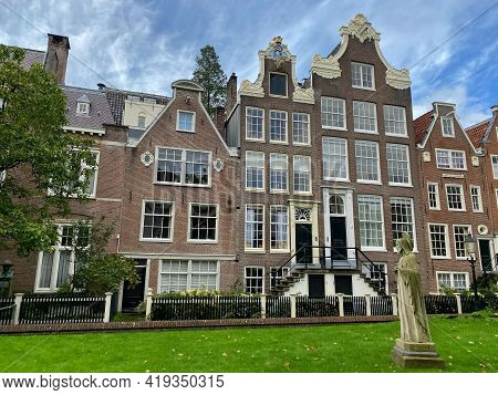 Amsterdam, Netherlands - October 3,2019:  The Begijnhof Is One Of The Oldest Hofjes In Amsterdam. A 