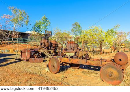 Tennant Creek, Australia - Aug 2019: Rusty Machines For Gold Digging Of Battery Hill Mining Center, 