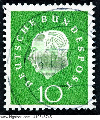 Germany - Circa 1959: A Pair Of Colorful Postage Stamp Printed In Germany With Portrait Image Of The