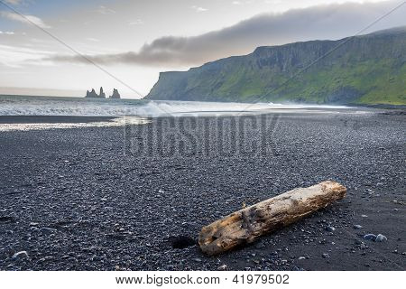 Vik, Island - písčitá pláž.