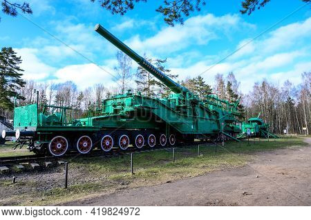Large Cannon On The Frame. Railway Artillery Transporter Tm 3-12 Gun 305 Mm. Fort Krasnaya Gorka Len