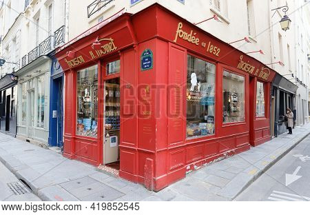 Paris, France-may 07, 2021 : The Vintage Candy And Chocolate Shop Maison Moinet Located On Saint-lou