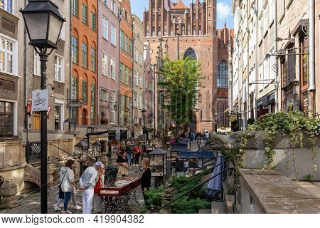 Gdansk, Poland - Sept 6, 2020: Mariacka Street, The Main Shopping Street For Amber And Jewelry In Th