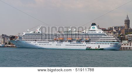 Cruise Ship