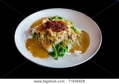 Thai Dish : Pra Ram Long Song, Blaned Pork With Peanut Sauce And Chinese Spinash