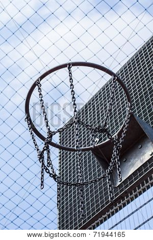 Cage bball hoop 01
