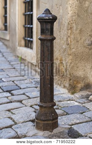 Old City Pole
