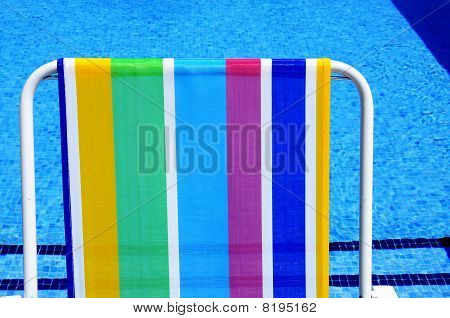 Piscina e sdraio